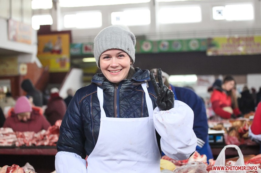 Ціни на мясо овочі фрукти в Житомирі на рику