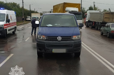 9a7892fa5ab79a5d7085a1218f451c60 preview w440 h290 - ​У Житомирі на Покровській Volkswagen збив пішохода: чоловіка забрала «швидка»