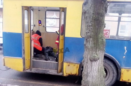 На Київській під час повітряної тривоги у тролейбусі помер житомирянин