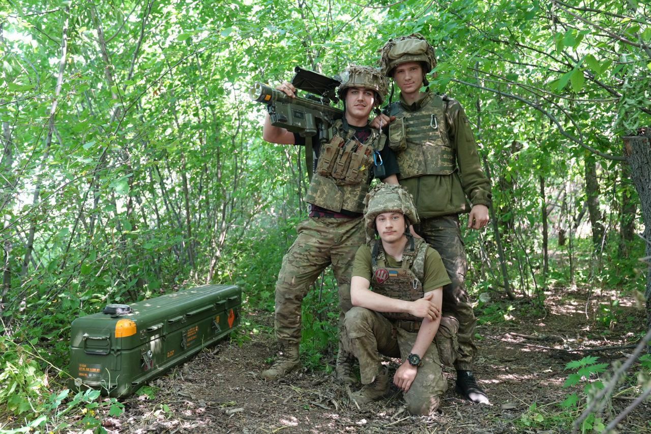 Військовослужбовці 95-ї бригади на Донеччині (Фото: Телеграм-канал “Війна. Житомирщина”)